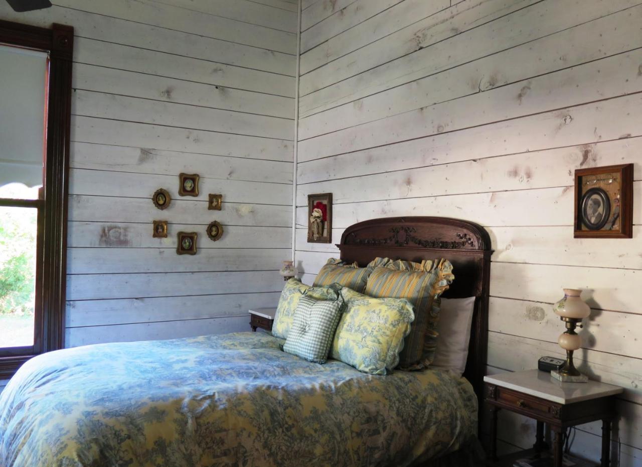 Yellow House B&B Salado Ngoại thất bức ảnh